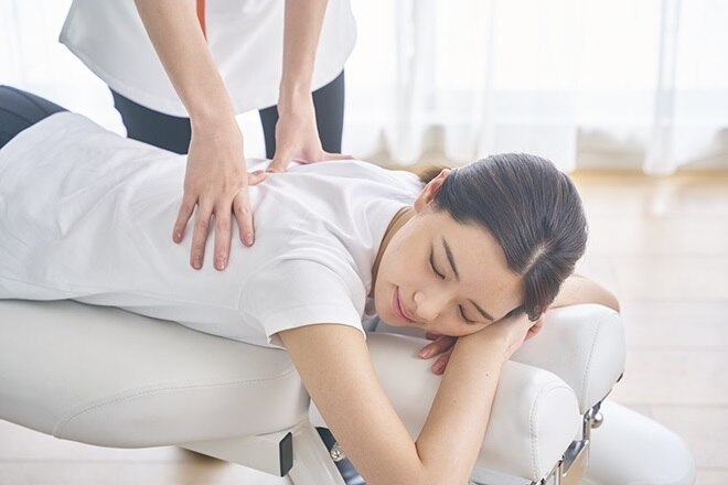 【平祝日限定】首、肩集中ケア！整体、骨盤調整60分3,300円