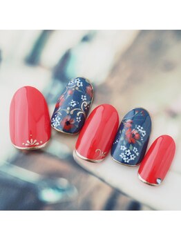 ラ カゼッタ(La casetta)/手描きレトロフラワーネイル