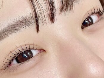 ダウツー(dow 2)の写真/まつ毛パーマで叶える、ふんわりボリューム感★お客様のお目元に、華やかさと立体感をプラスします*