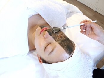エヌボーテ(n beaute)の写真/まつげの生え際までハーブ塗布・入れ込み可能な【エルモサハーブ】シミ・シワなどの根深いお肌悩みを改善！