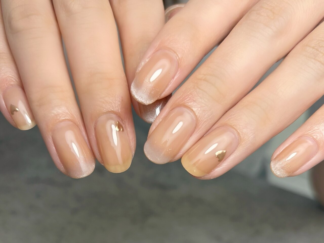 2026年冬トレンド】オレンジブラウン ハンドのネイルデザイン集｜人気