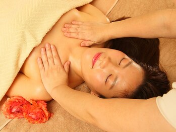 花の色/デコルテまでしっかり流します♪