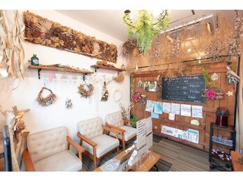 ナチュラル 小禄店(Natural)/待合室