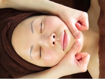 ルミエール フォレストサイド(L’MIERE forestside)の写真/くっきりほうれい線に◎純粋レチノール+浸透型ビタミンC定期的な施術でふっくら感をキープ!