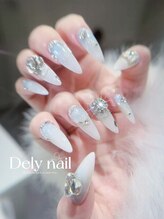 デリーネイル(Dely_nail)/煌めく純白のビジューネイル