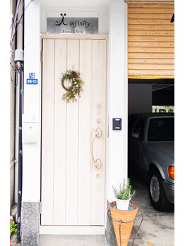 インフィニティ(infinity)/サロンの入口