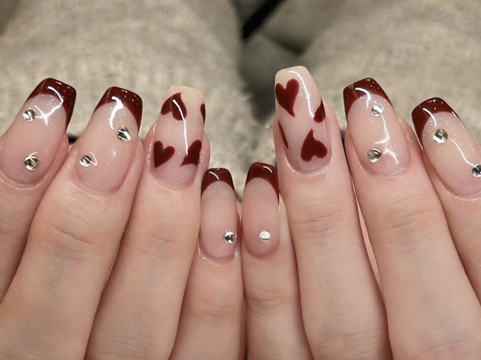 2026年冬トレンド】ボルドー ハートのネイルデザイン集｜人気順｜17