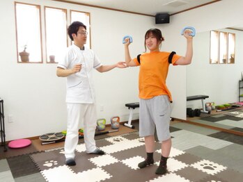 まろカイロプラクティック/加圧風景