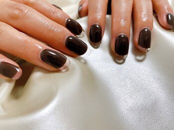 モグネイル(Mogunail)/秋の先端クリアフレンチ