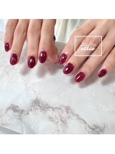 エリー(ellie)/ボルドーワンカラーネイル