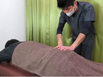 しんりふ接骨院の写真/慢性的なつらい腰痛にお悩みの方へ！国家資格者による施術で根本改善◎【マッサージ15分＋骨盤矯正￥2980】