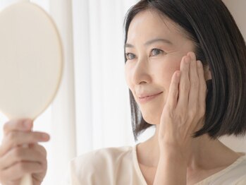 モンダロ(MONDARO)の写真/【大人女性の美肌♪】生ヒト幹細胞培養液×美容鍼で、年齢を感じさせない“ハリ・艶・潤い”のあるお肌に!