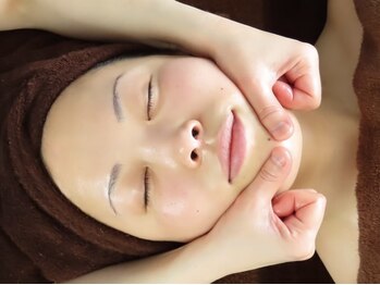 ルミエール フォレストサイド(L’MIERE forestside)/定期的な顔筋マッサージの効果