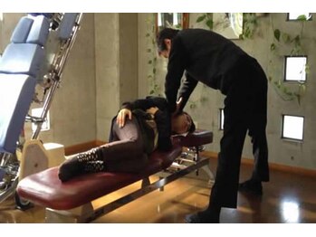 アトラス ストレートカイロプラクティック/上部頚椎のみのアジャスト