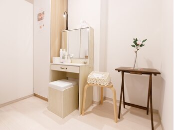 鍼灸接骨院 美と整/ドレッサー