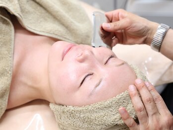 ジュエルビューティー(Jewel Beauty)/WINBACK高周波とカッサで小顔に