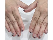リノ(Lino)/スキニーフレンチネイル