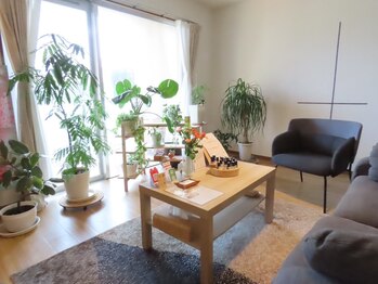 リラクゼーションナム(relaxation nam)/植物たくさんの落ち着く待合室