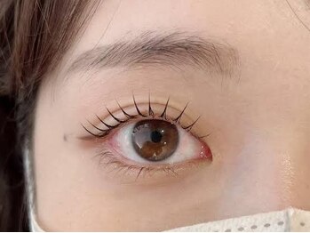 ウルレア(ulu lea)の写真/ナチュラル派にはまつげパーマがオススメ◎根本から立ち上げ・カールをつけるなどデザイン豊富♪