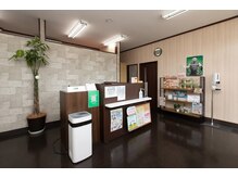 いわき小名浜整骨院の雰囲気（明るい雰囲気の受付）