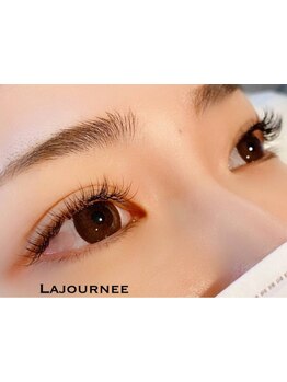 ナチュラル上品な目元にしたい