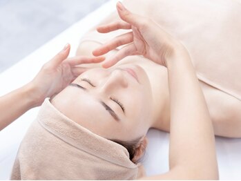 ムク 自由が丘店(MUQU)の写真/[自由が丘/フェイシャルマッサージ/毛穴ケア]プロのケアリストの施術が1980円で★仕事終わりでもお気軽に！