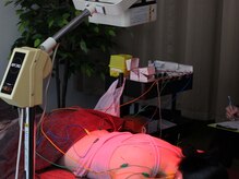 つくし鍼灸院/【施術風景】姿勢矯正の鍼