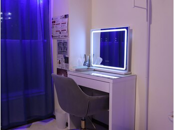 ディープブルー(Deep Blue)/施術後のメイク直しに