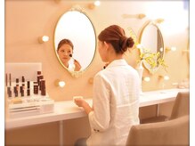 ナトゥーラ 心斎橋なんば本店(Natura)の雰囲気（気分高まる☆おでかけ前にドレッサーでメイク直し/心斎橋なんば）