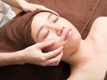 スノースキン(Snow skin)/フェイシャルマッサージ