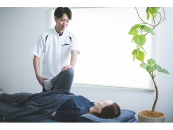 プライベート整体院 アイリー(IRiE)/施術風景◎腰～股関節～太もも