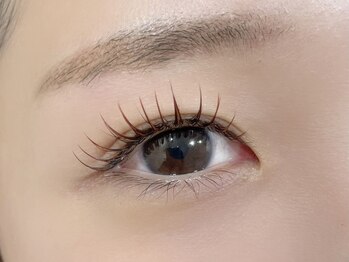 エピル(epill)の写真/【&ヘルシー導入店】最新技法×超軽量フラットラッシュで、誰からも愛される“最旬カワイイ”瞳へ♪