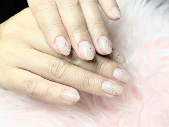 からだの恵み/うる艶ベージュ×微細ラメネイル