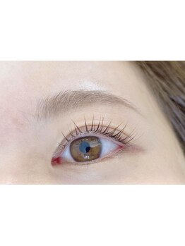 ナチュラル上品な目元にしたい