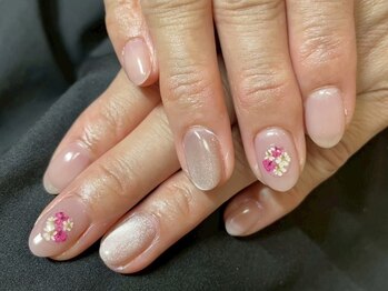 ツーバイマックスビューティー 吉祥寺(2by MAX BEAUTY)の写真/【デザインコースご用意◎】大人可愛いシンプルデザイン多数♪タブレットで映画や雑誌をみながらゆったり★