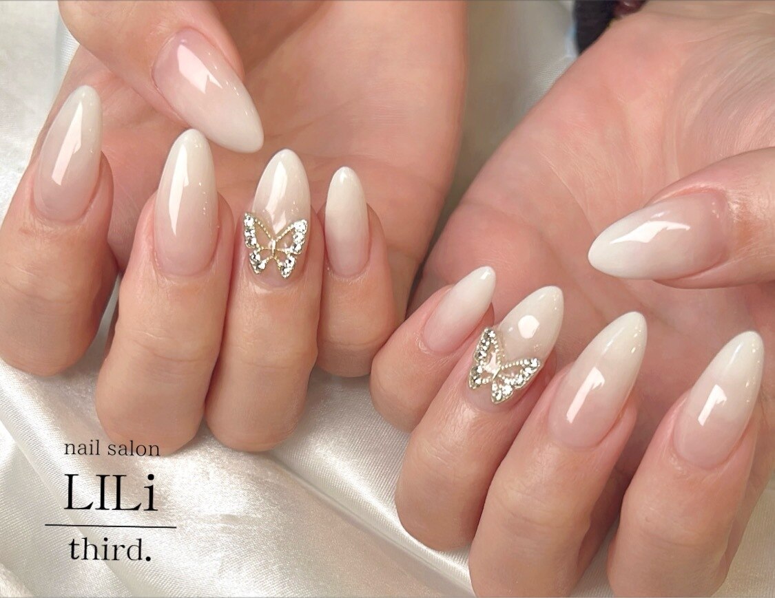 2026年春トレンド】蝶のネイルデザイン集｜人気順｜4ページ目