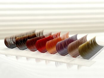 ウードット(U・EYELASH SALON)の写真/【種類豊富☆】ミンク/セーブル/フラットラッシュ/バインドロック/カラーエクステ/お好みに合わせて選択♪