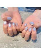 リッシュ ドゥ(RICHE deux)/夏にぴったり透明感ブルーネイル