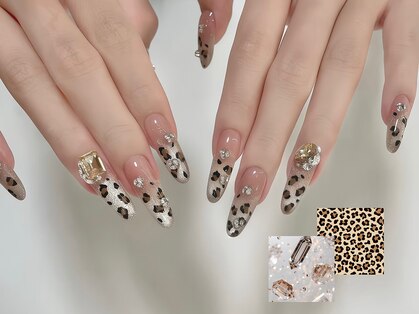 ビジューネイル(bijou nail)の写真