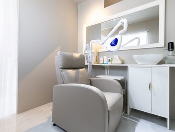 アンドホワイト 八日市店(&white)/完全個室のブース