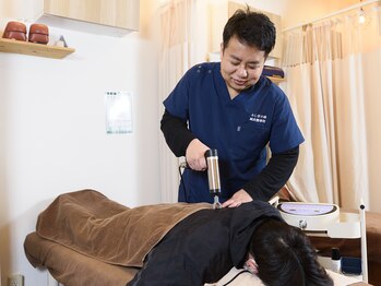 ふしぎの森鍼灸整骨院/細かい歪みは専用アジャスターを