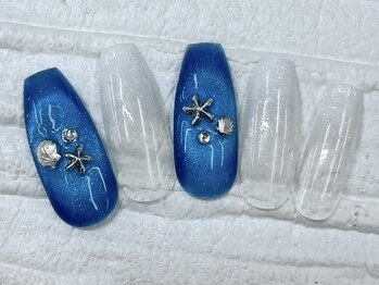 ハニービービー(Honey Bee Bee)/ブルーサマーネイル