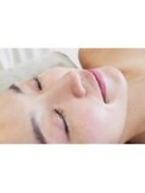 マヴィ 高槻店(MavY.)/スノーピーリングで陶器肌