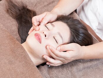 美容整体サロン オオカンシャ(okansha)/【小顔矯正】骨の歪みを直します