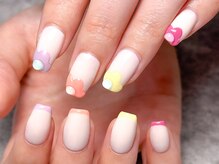 モルフォ 千駄ヶ谷(Morpho)/ぷっくりフラワー/アシメネイル