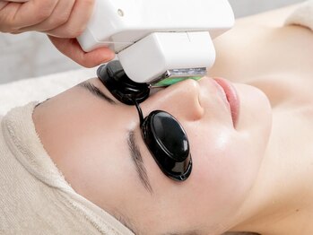 キャロリーヌ新宿店の写真/ハリツヤの持続力が圧倒的!大人女性が目指す美肌を作るこだわりの6工程!【大人の毛穴たるみケアコース】