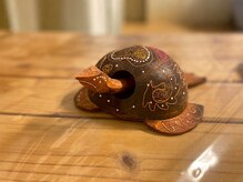 リラクゼーション アロ(ALO)の雰囲気（カフェの所々に、これから先の海を匂わせるアイテムが）