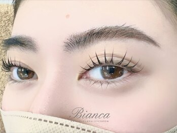 Bianca 栄店【ビアンカ】の写真/大人気パリジェンヌでイマドキまつ毛に！ブラウンマツエクで抜け感をプラスして透明感のあるお目元へ！