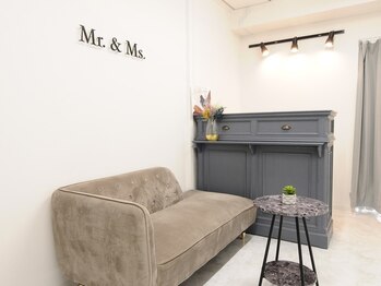 ミスターアンドミス 四ツ橋 堀江店(Mr.&Ms.)の写真/【四ツ橋駅/難波駅徒歩5分】フェイシャルエステ・脱毛・アイブロウは全て当店にお任せ！初めての方にも★