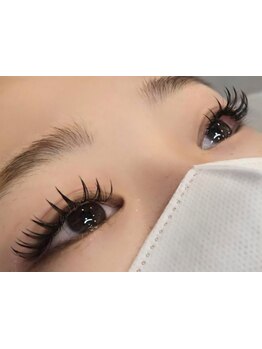 ナチュラル上品な目元にしたい